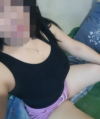 У меня богатый опыт, и я знаю, как доставить удовольствие. Фото, что ты видишь - 100% реальные, никаких обманов. Я живу в Москве и предлагаю широкий спектр услуг: классический массаж, оральные ласки, эротический танец, легкий фетиш и многое другое. Каждая минута со мной будет наполнена нежностью и страстью. Мои клиенты всегда остаются довольными и пытаются вернуться ко мне снова и снова. Если ты ищешь незабываемые встречи, обращайся к мне. Будь уверен, наша встреча будет полна эмоций и удовольствия. 💋 Юлечка
